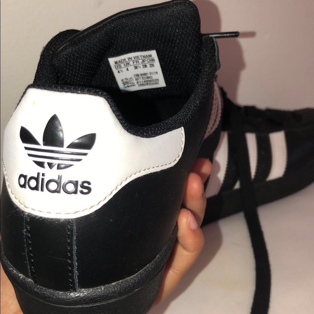 Adidas black/white Superstars - Picture 6 of 6